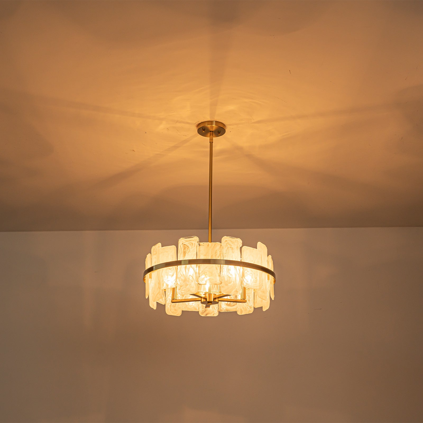 20.47 in. 5-Lights Modern Brass Metal Round Chandelier with Cloud Texture Glass for Dining Room