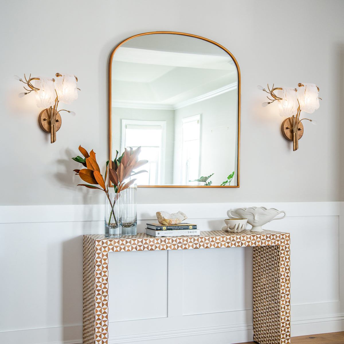 2-Light Wall Sconce with Floral Branch Design and White Glass Shades - product image 4 | Zenvolit
