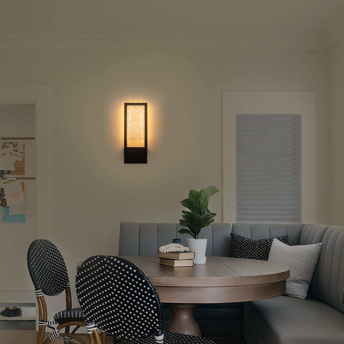 Black Metal Rectangular Water Pattern LED Dimmable Wall Sconce - product image 3 | Zenvolit