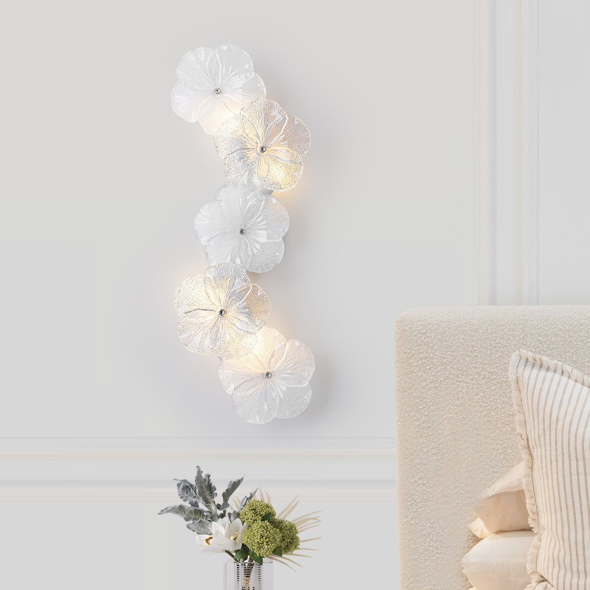 Modern Elegant Clear and Frosted Bubble Glass Flower Petal Wall Sconce - product image 1 | Zenvolit