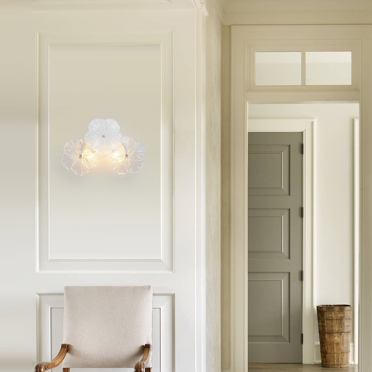 Modern Elegant Clear and Frosted Bubble Glass Flower Petal Wall Sconce - product image 4 | Zenvolit