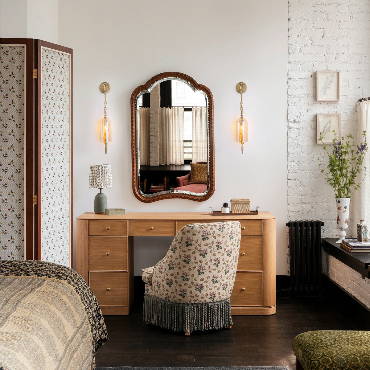 1-Light Vintage Gold Wall Sconce with Amber Glass Shade Retro Fixture - product image 2 | Zenvolit