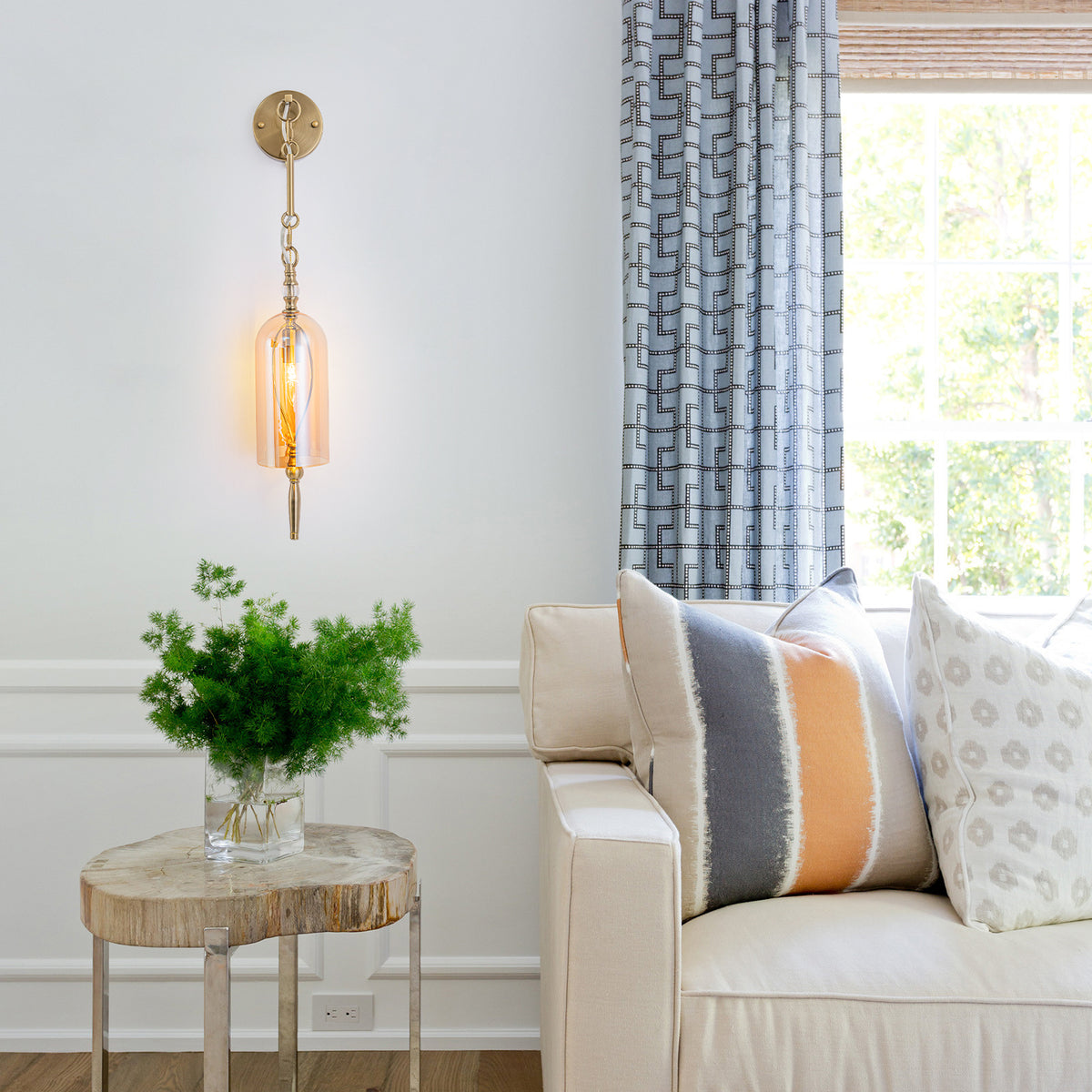 1-Light Vintage Gold Wall Sconce with Amber Glass Shade Retro Fixture - product image 4 | Zenvolit