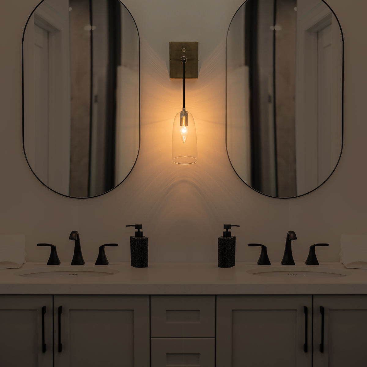 Antique Brass Wall Sconce Clear Glass Shade Vanity Light Bathroom - product image 10 | Zenvolit