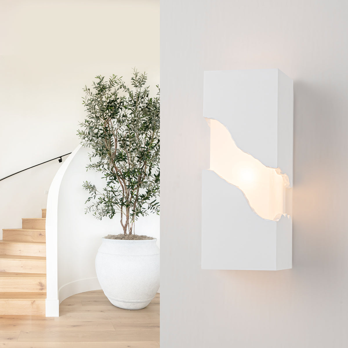 1-Light Modern Split Block Wall Sconce, White Plaster & Acrylic - product image 2 | Zenvolit