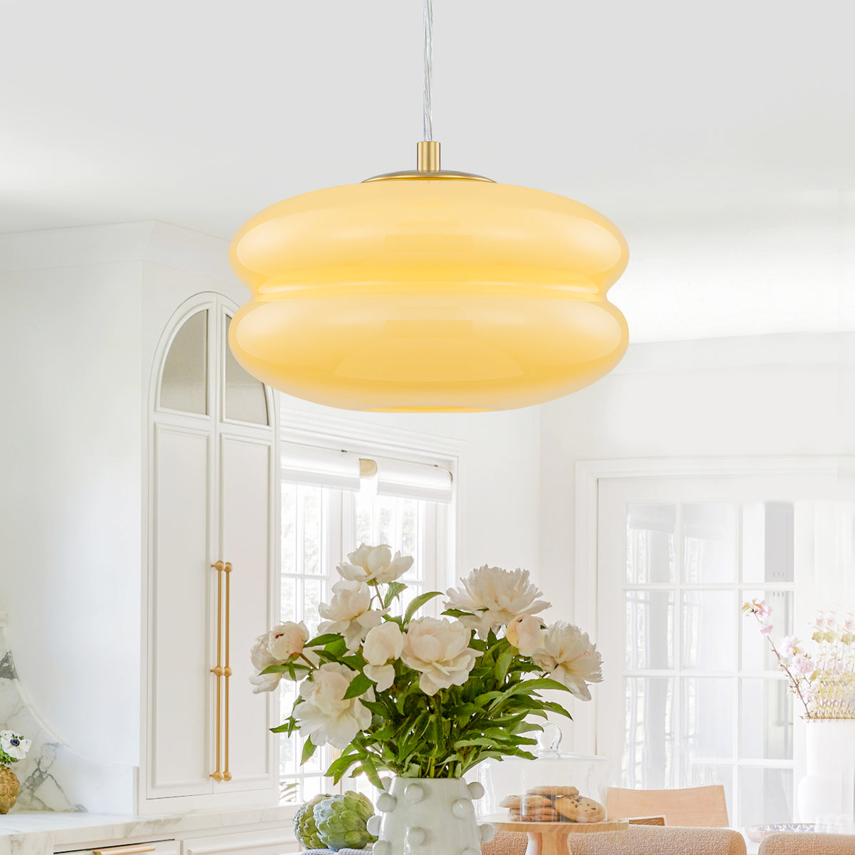 7.87 inch 1-Light Modern Gold Pendant Light with Cream Glass Shade - product image 3 | Zenvolit