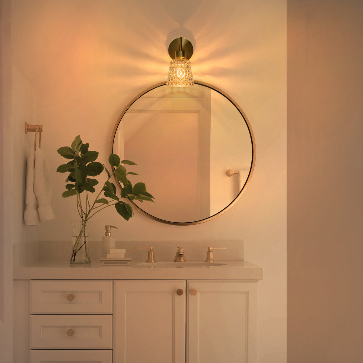 1 Light Gold Vanity Lights Clear Diamond Glass Shades Modern Wall Sconce - product image 3 | Zenvolit