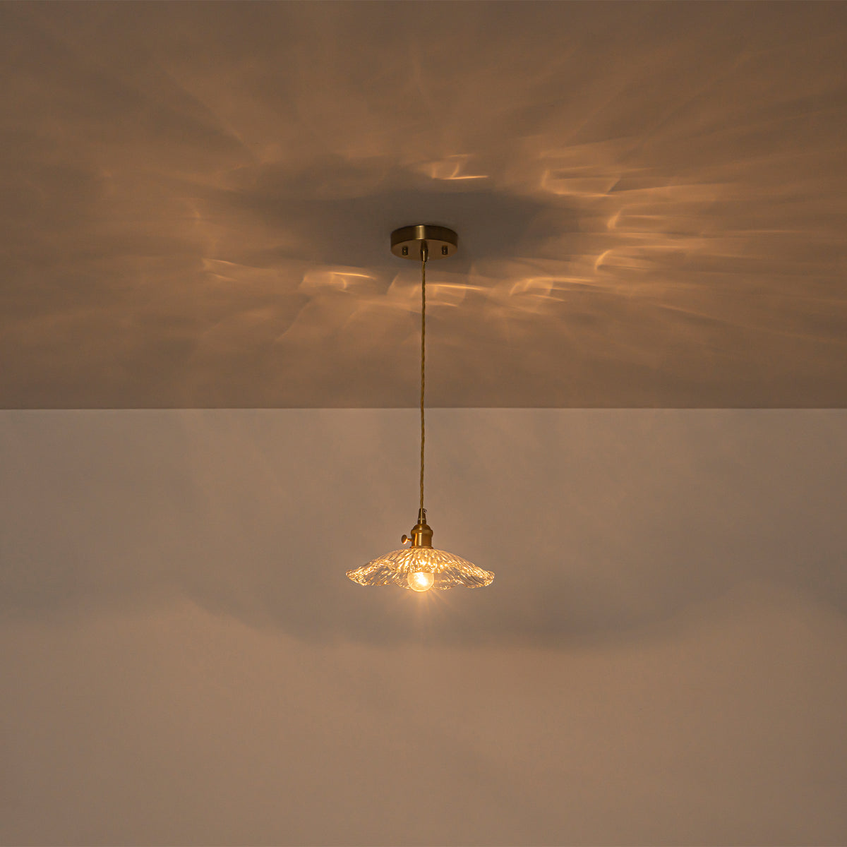 Modern Glass Pendant Light Clear Scalloped Glass Shade Dining Room - product image 13 | Zenvolit